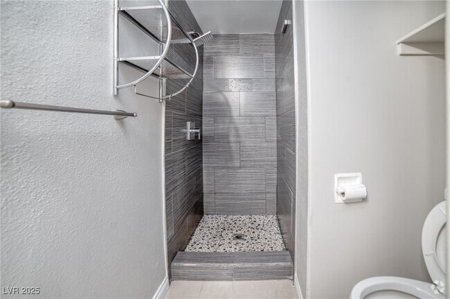 Building Photo - 2825 Kings Way Rental