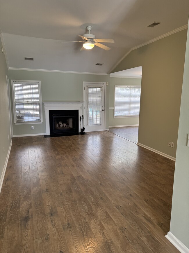 Photo - 102 Bill Park Dr