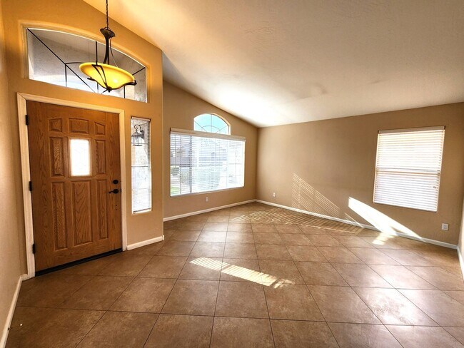 Photo - 929 N Quail Ln