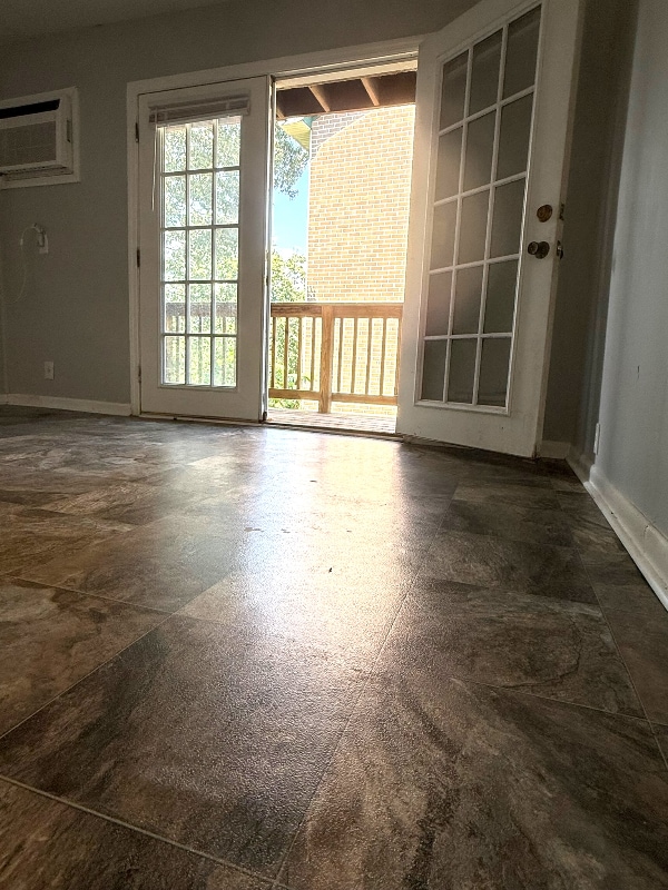 Photo - 137 Hendricks Blvd