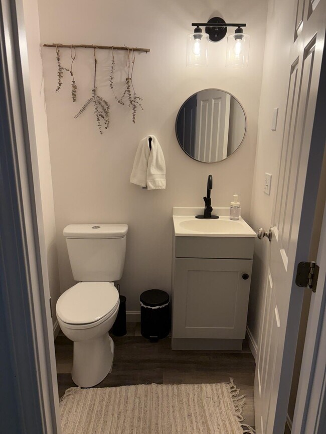 Photo - 162 Meadows Dr