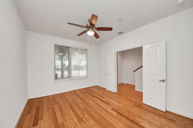 Photo - 1403 Delano St Unit 6