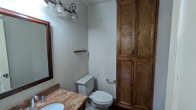 Building Photo - 702 Paschall St