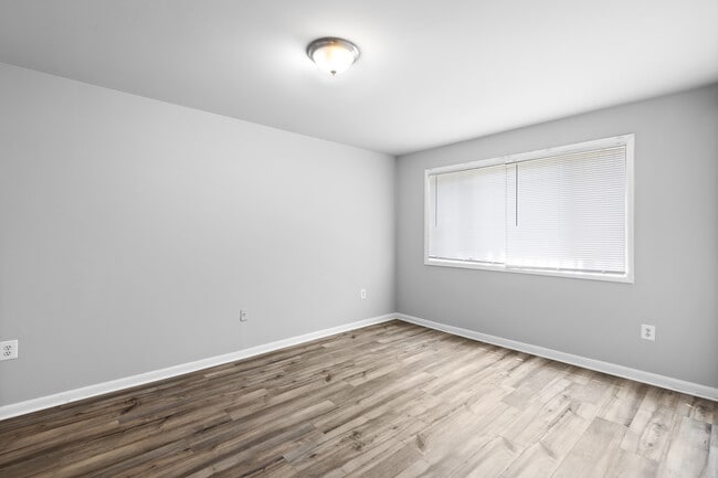 225-229 43rd Rd NE