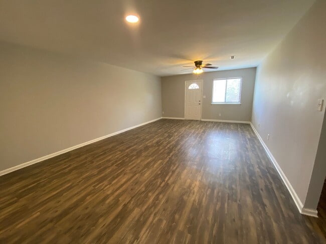 Photo - 509 Heritage Pl