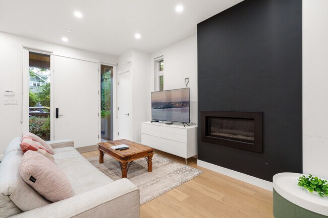 Photo - 2727 W 14th Ave Unit ID1296227P