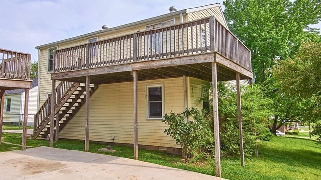 Photo - Coming Soon: 2BR, 1 1/2BA duplex Unit B