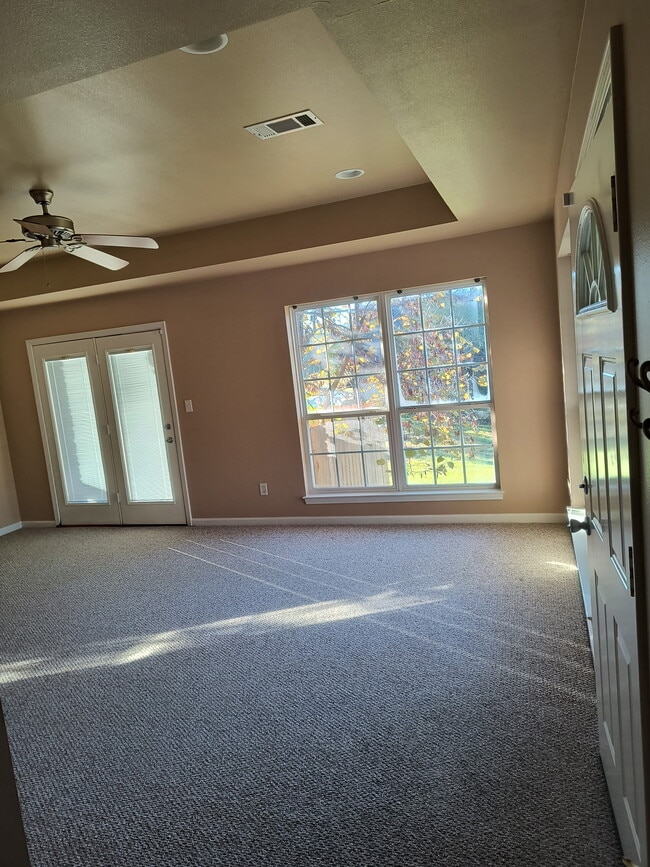 Photo - 312 S Oak St