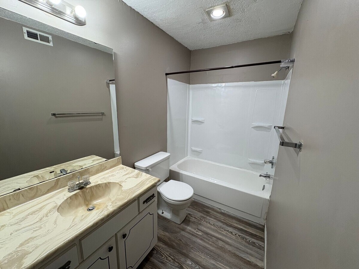 Photo - 616 S 6th St