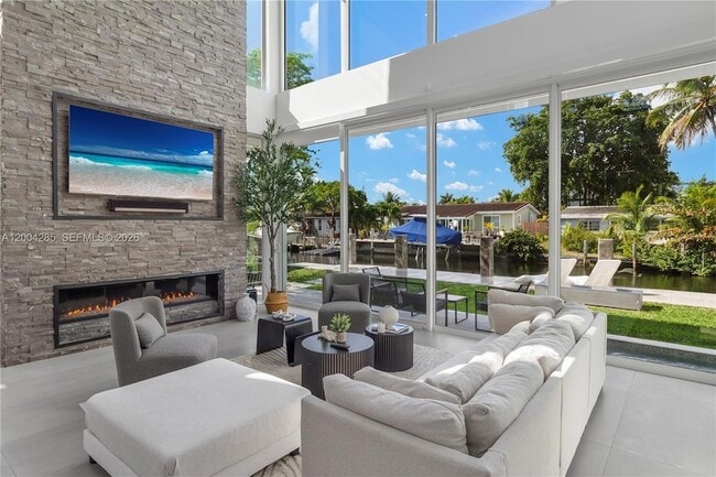 Building Photo - 2217 NE 17th Terrace