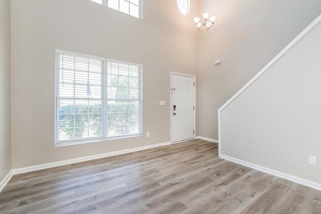 Photo - 108 N Honey Springs Ave
