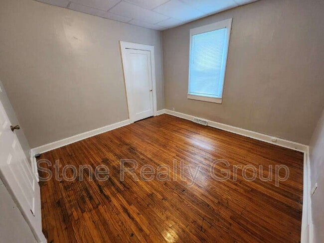 Photo - 1040 7th Ave