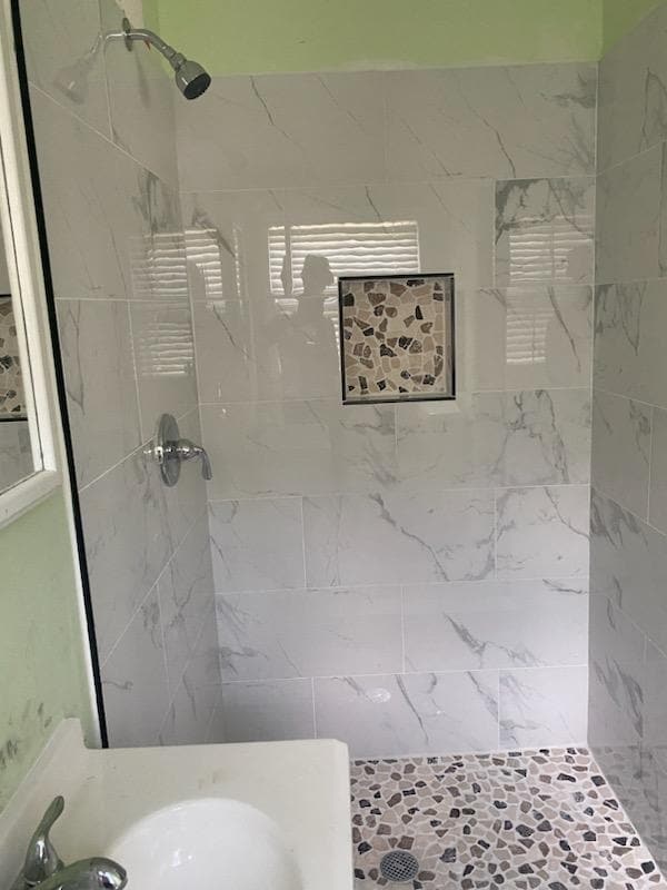 Photo - 2502 Lake Capri Rd NW