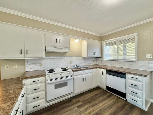 Photo - Tour Today! Studio Apartment in East Tyler! 1/2 Off First Full Months Rent!