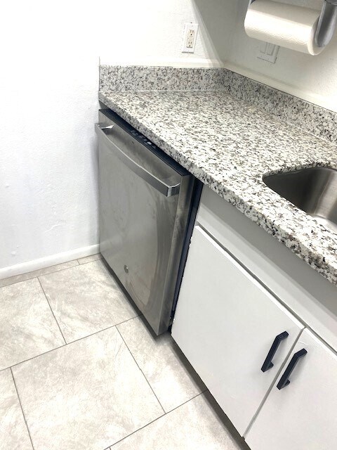 Photo - 3075 Walnut Bend Ln Unit 23