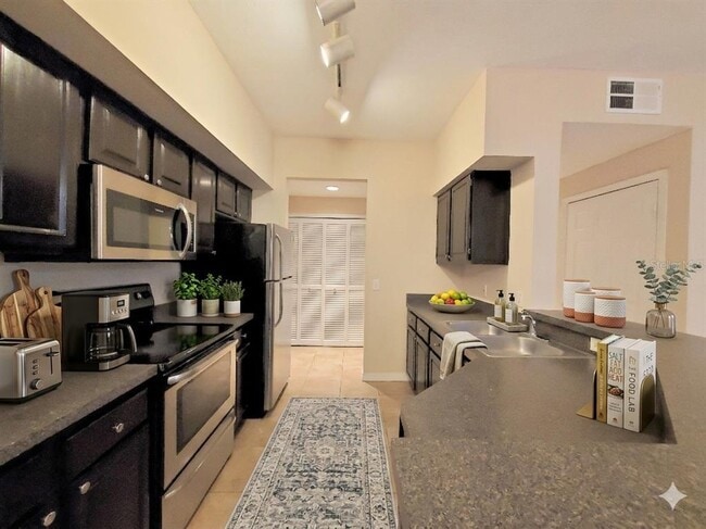 Photo - 6029 Westgate Dr Unit 712