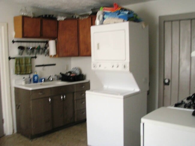 Photo - 903 Grove St