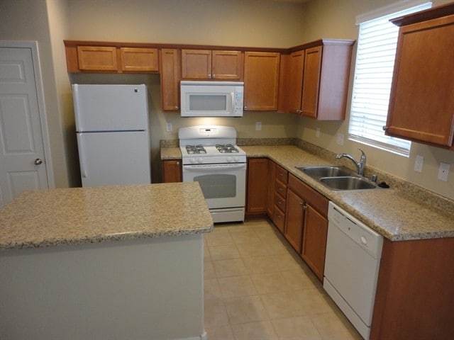 Photo - 1139 Northern Lights Way NE