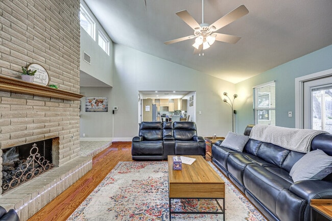 Photo - 8411 Brixton Unit ID1386179P