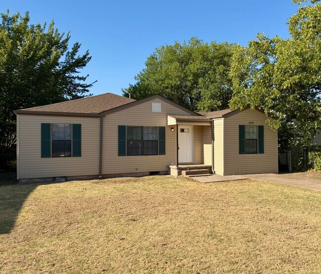2118 NW Lake