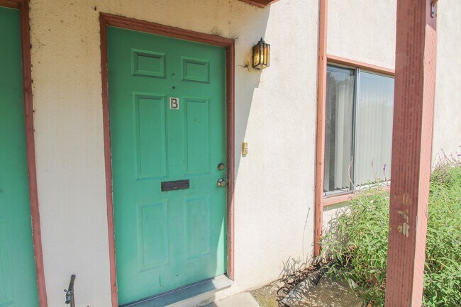 Photo - 2 Bedroom Townhouse Style Apartment with Private Fenced Patio Unit 1338 B
