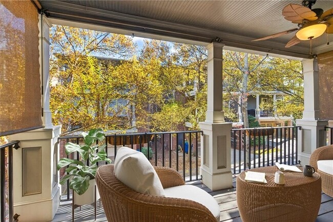 Photo - 395 Laurent St NW