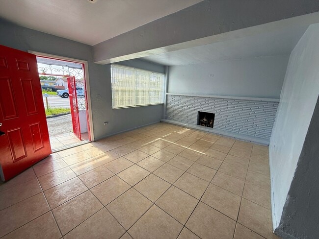 Building Photo - 17231 NW 37th Ave Rental