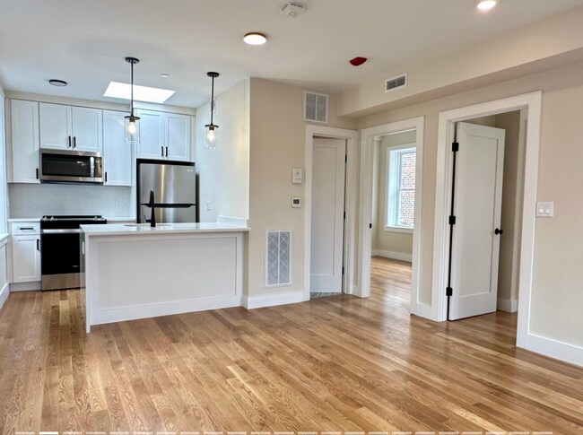 Photo - 5 N Margin St