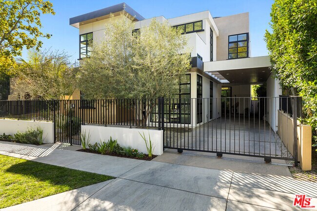 Building Photo - 8732 Rangely Ave Rental