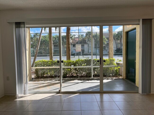 18106 Glenmoor Dr