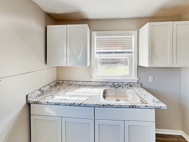 Photo - 2607 N Layman Ave