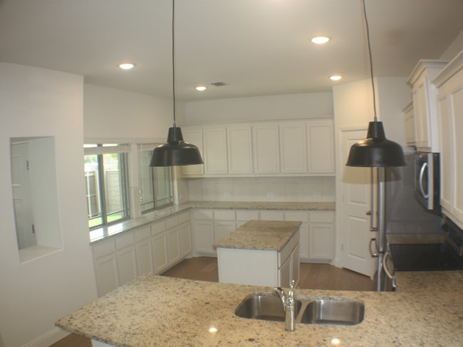 Photo - 593 Concho St