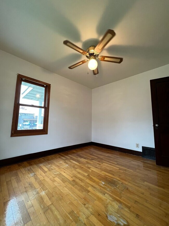 Large Single Family Home on the Southside Rental For Rent in La Crosse