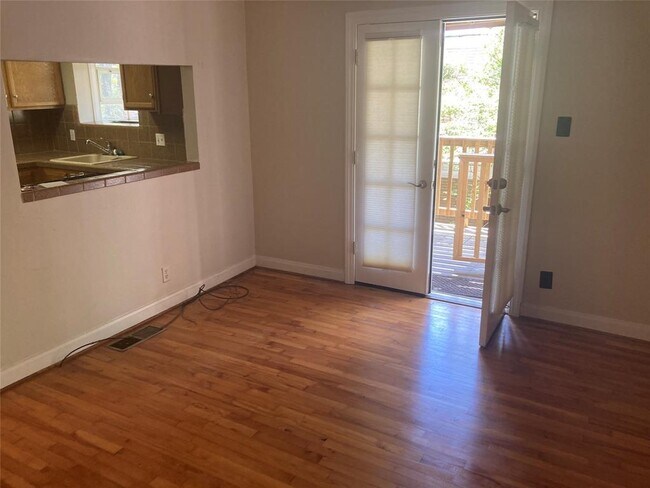 Photo - 912 E 32nd St Unit 101