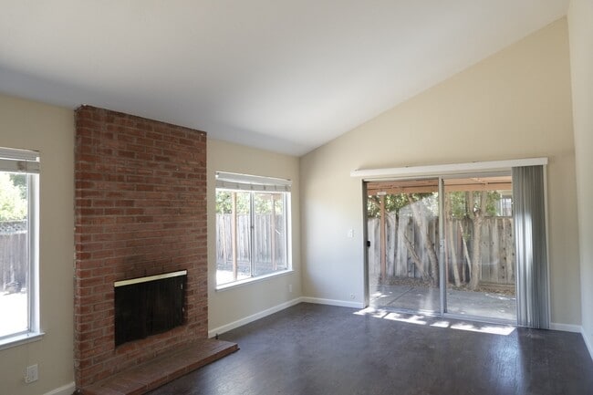 Photo - 838 Hollenbeck Ave