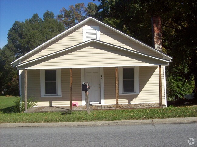 Building Photo - 516 W Vandalia Rd Rental