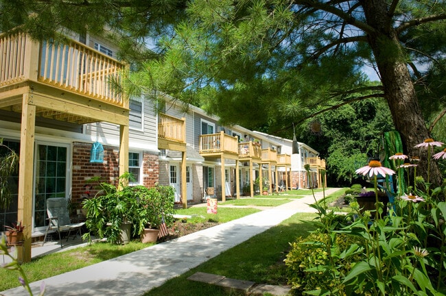 Building Photo - Woodcrest Apartments