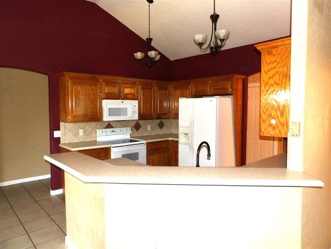 Photo - 405 SE Lancelot Ln