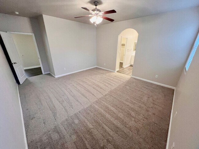 Photo - $2,150 Figarden & Bullard, 3 Bedroom, Sola...