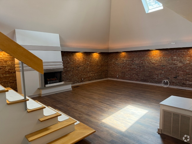 Building Photo - 871 Delaware Ave Unit Apt. 17