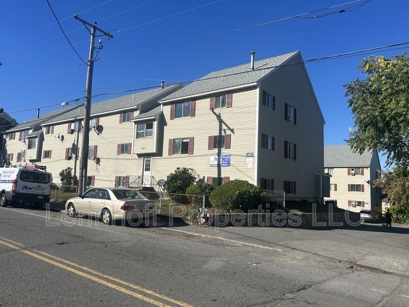 Photo - 871-871 Middlesex St