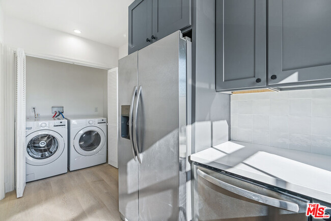 Photo - 9216 Alden Dr Unit 10