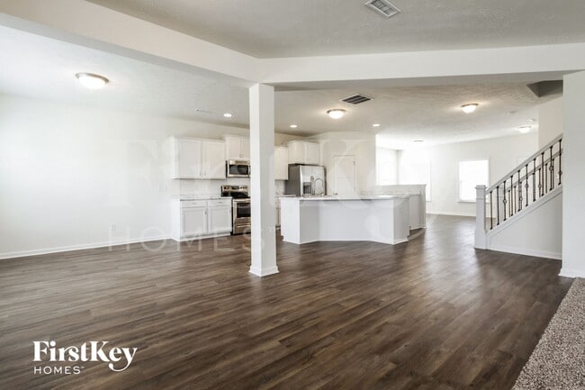 Photo - 7240 Lockford Walk N