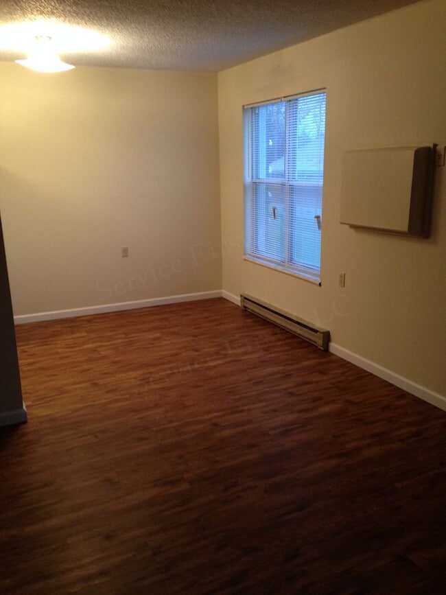 Photo - Fayette Manor Unidad B3