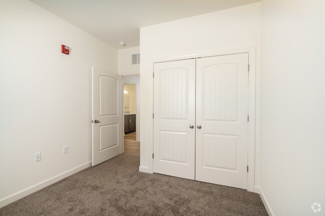 3BR, 2BA - 1372SF
