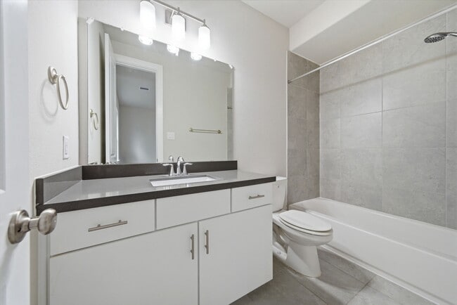 Photo - 1307 W 24th St