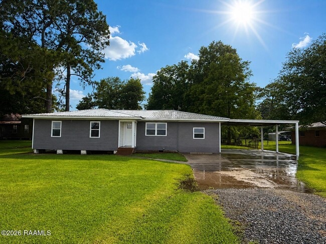 Building Photo - 3618 E Admiral Doyle Dr