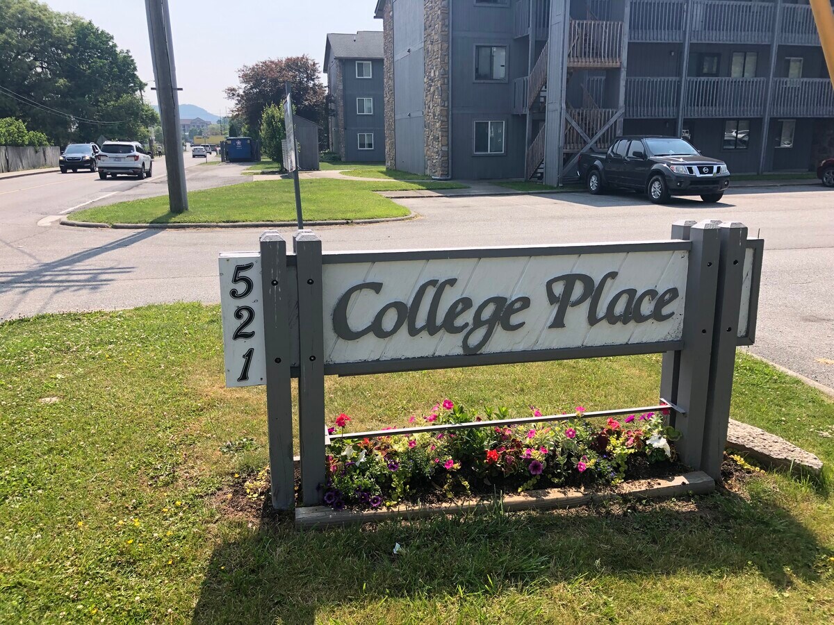 Photo - 475 Meadowview Dr Unit College Place Condo