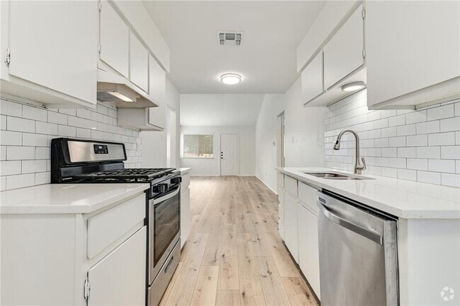 Building Photo - 1602 W Braker Ln Rental