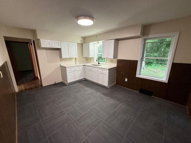 Photo - Remodeled 2-Bed Ranch in Akron
